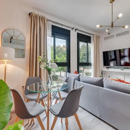 Apartment Modern Unit With View
