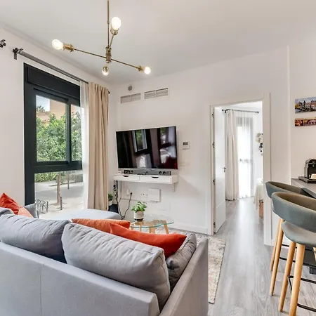 Modern Unit With View Apartment *